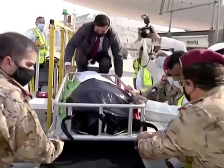 குவைத்தை வந்தடைந்தது மறைந்த மன்னரின் உடலை ஏற்றி வந்த விமானம்.!!