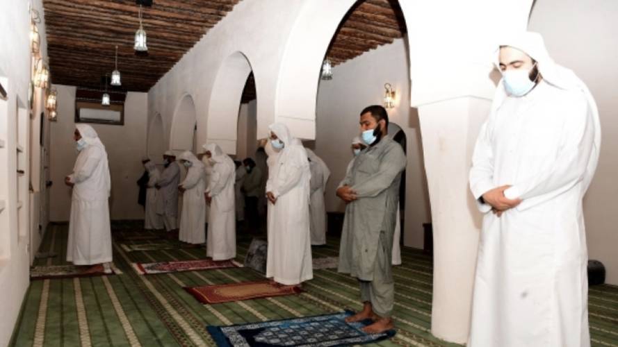 சவூதி அரேபியாவில் 300 ஆண்டு பழமையான மசூதி வழிபாட்டிற்காக மீண்டும் திறப்பு..!!