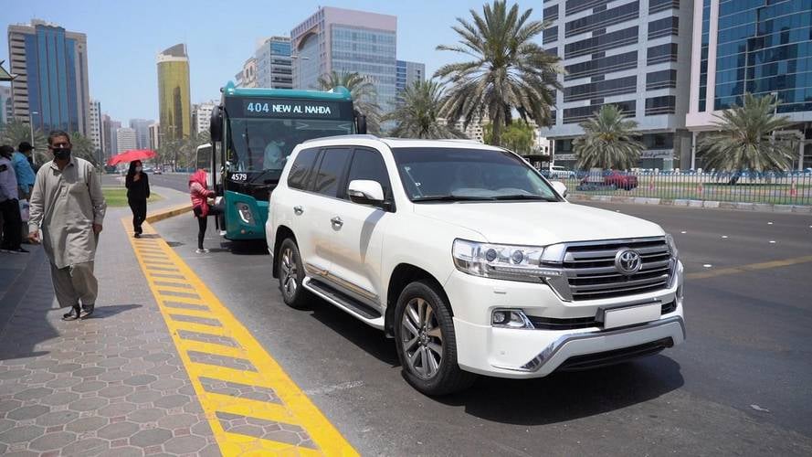 UAE: பேருந்து நிறுத்தங்களில் உங்கள் வாகனங்களை நிறுத்தினால் 2,000 திர்ஹம் அபராதம்..!! எச்சரிக்கை விடுக்கும் அதிகாரிகள்..!!