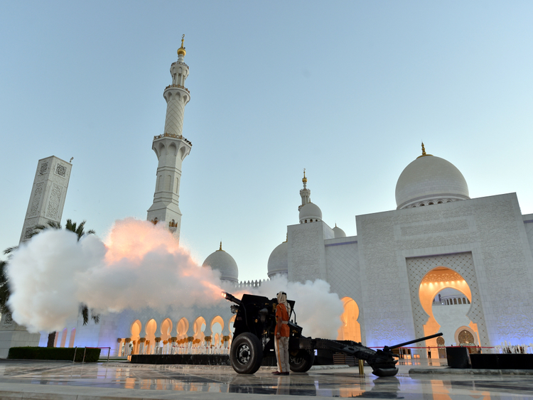 UAE : 14 மணி நேரத்திற்கும் மேல் நீடிக்கும் நோன்பு..!! இந்த வருடத்திற்கான ரமலான் மாத நோன்பு நேரத்தை கணக்கிட்ட வானியலாளர்..!!