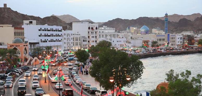 வெளிநாட்டுத் தொழிலாளர்களுக்கு விதிக்கப்பட்டிருக்கும் புதிய கட்டணம்..!! ஜூன் 1 முதல் அமலுக்கு வரும் என ஓமான் தொழிலாளர் அமைச்சகம் அறிக்கை.!!