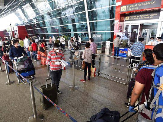 இந்தியா-அமீரகப் பயணம்: எந்த தடுப்பூசி போட்ட குடியிருப்பாளர்களுக்கு அமீரகம் வர அனுமதி..??