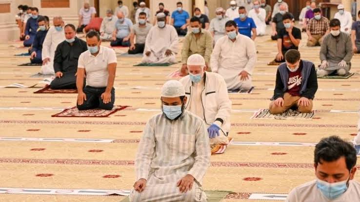 UAE: கடும் முன்னெச்சரிக்கை நடவடிக்கைகளுடன் ஈத் சிறப்பு தொழுகை நடத்த மசூதிகளுக்கு அனுமதி..!!