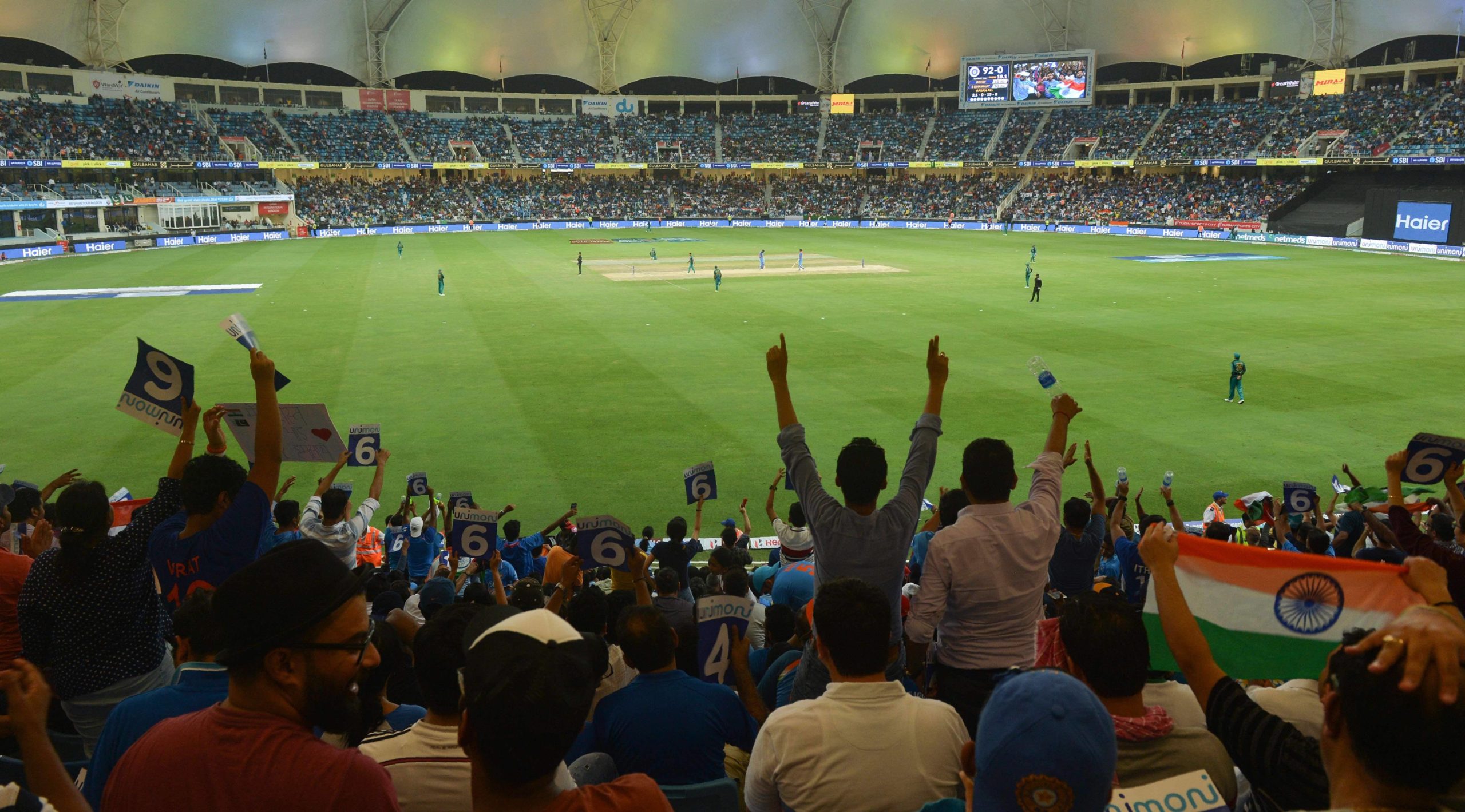 அமீரகத்தில் துவங்கப்படவுள்ள IPL கிரிக்கெட் போட்டி..!! நாளை முதல் டிக்கெட் விற்பனை..!!