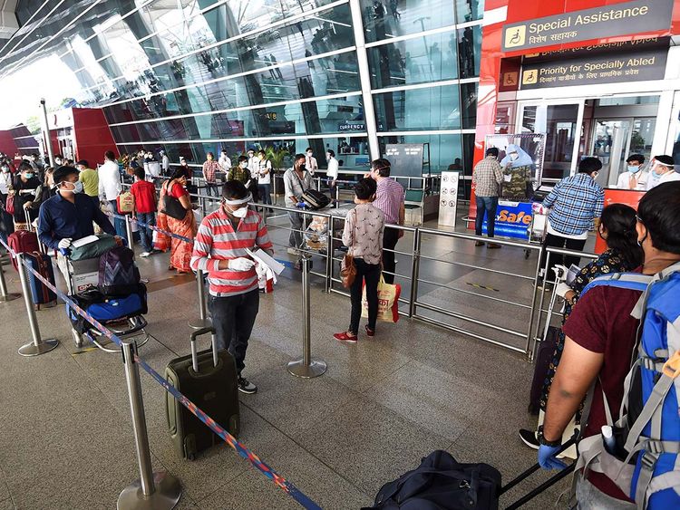 வெளிநாடுகளிலிருந்து இந்தியா செல்வோர் கவனத்திற்கு.. அக்டோபர் 25 முதல் புதிய நெறிமுறை அமல்.. இந்திய அரசு உத்தரவு..!!