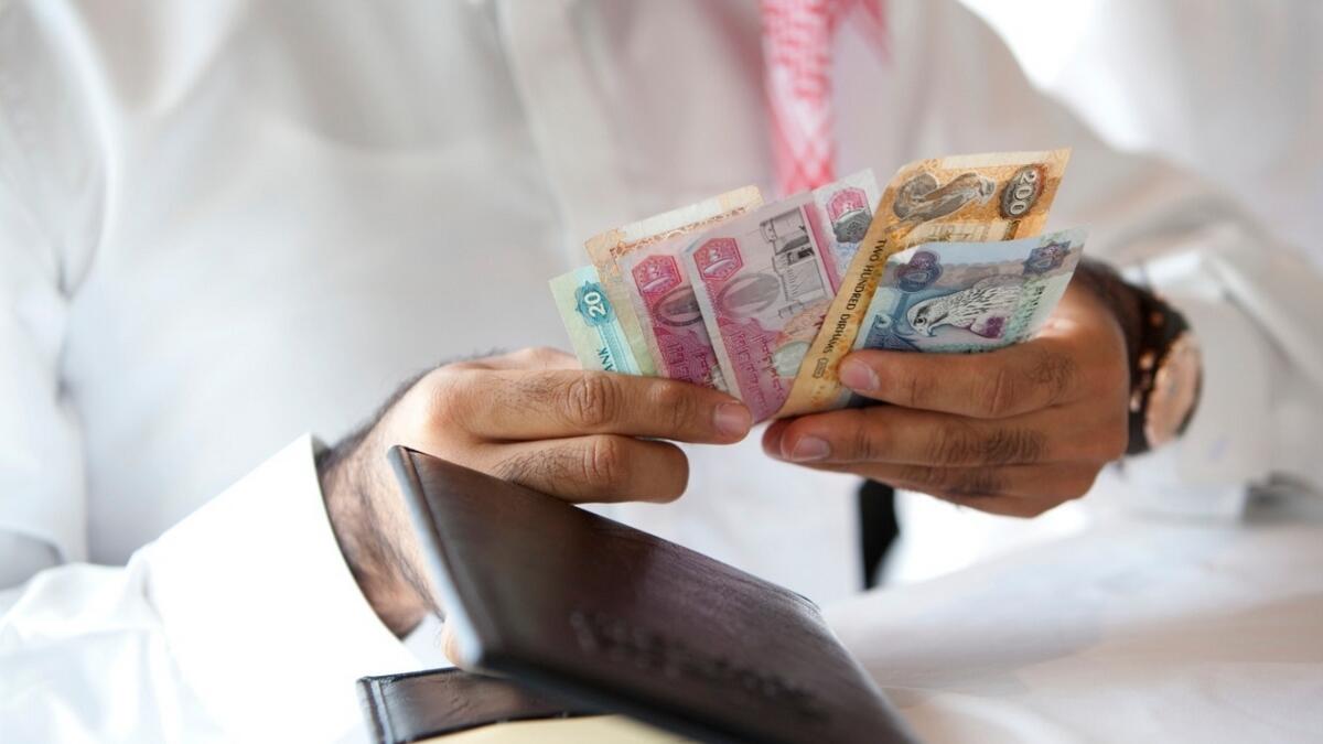UAE: தனியார் துறை தொழிலாளர்களுக்கு நற்செய்தி..!! குறைந்த பட்ச ஊதியத்தை நிர்ணயிக்கும் அமீரக அரசு..!!