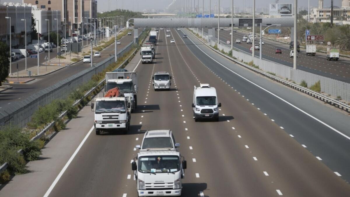 UAE: குடியிருப்பு பகுதிகளுக்குள் டிரக் செல்ல தடை..!! மீறினால் அபராதம்..!! எந்த நேரங்களில் தெரியுமா..??
