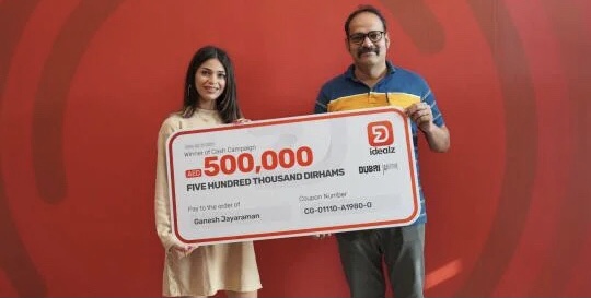 துபாயில் வசிக்கும் தமிழருக்கு அடித்த அதிர்ஷ்டம்… குலுக்கலில் வென்ற 5 இலட்சம் திர்ஹம்ஸ் ரொக்கப் பரிசு…
