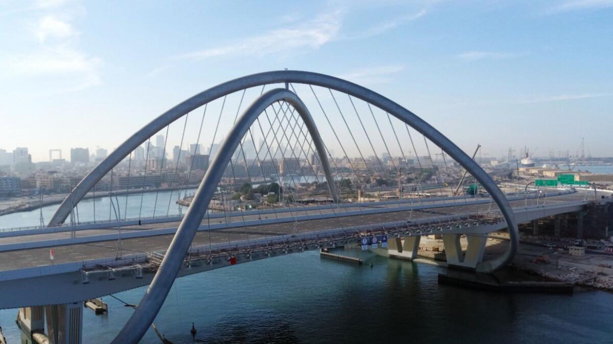 வீடியோ: துபாயில் மற்றுமொரு புதிய அடையாளமான ‘Infinity bridge’.. புகைப்படங்களை பகிர்ந்த துபாய் மன்னர்…