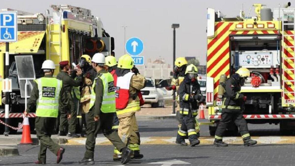 UAE: ஒரே நாளில் 3 எரிபொருள் டேங்கர் வெடிப்பு.. ஏர்போர்ட்டிலும் தீ விபத்து.. அபுதாபியில் என்ன நடந்தது..??
