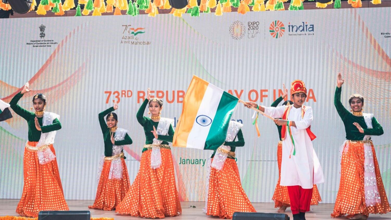 துபாய்: எக்ஸ்போ 2020 ல் கோலாகலமாக கொண்டாடப்பட்ட இந்திய குடியரசு தினம்..!! தொழிலாளர்கள் முன்னிலையில் கொடியேற்றிய இந்திய தூதர்..!!