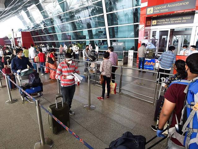 அமீரகம்-இந்தியா பயணம்: தடுப்பூசி போட்டவர்களுக்கு பயணத்திற்கு முந்தைய PCR டெஸ்ட் தேவையில்லை..!! விமான நிறுவனம் தகவல்…!!