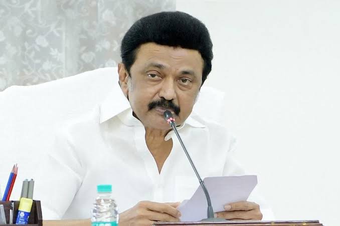 துபாய் வரும் தமிழக முதல்வருக்கு பாராட்டு விழா ஏற்பாடு..!! வெளிநாடு வாழ் தமிழர் இந்திய சங்கம் முடிவு…!!