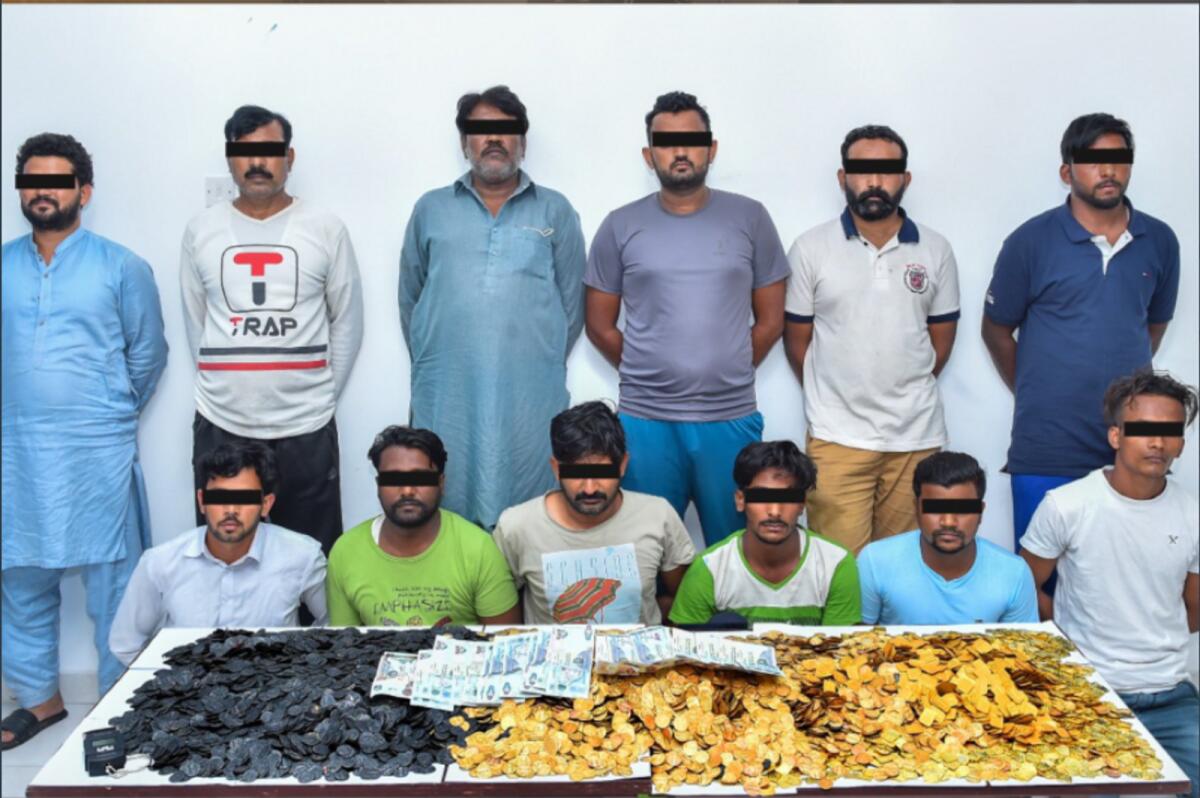 அமீரகத்தில் போலி தங்கத்தை மக்களுக்கு விற்பனை செய்து வந்த கும்பல்..!! அதிரடியாக கைது செய்த காவல்துறை…!!