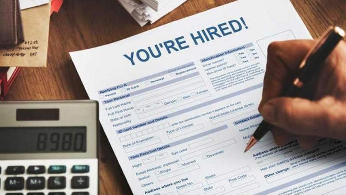 UAE: புரோபேஷன் காலத்தில் ஒரு ஊழியர் வேலையை மாற்றி கொள்ள முடியுமா..? சட்டம் சொல்வது என்ன..?