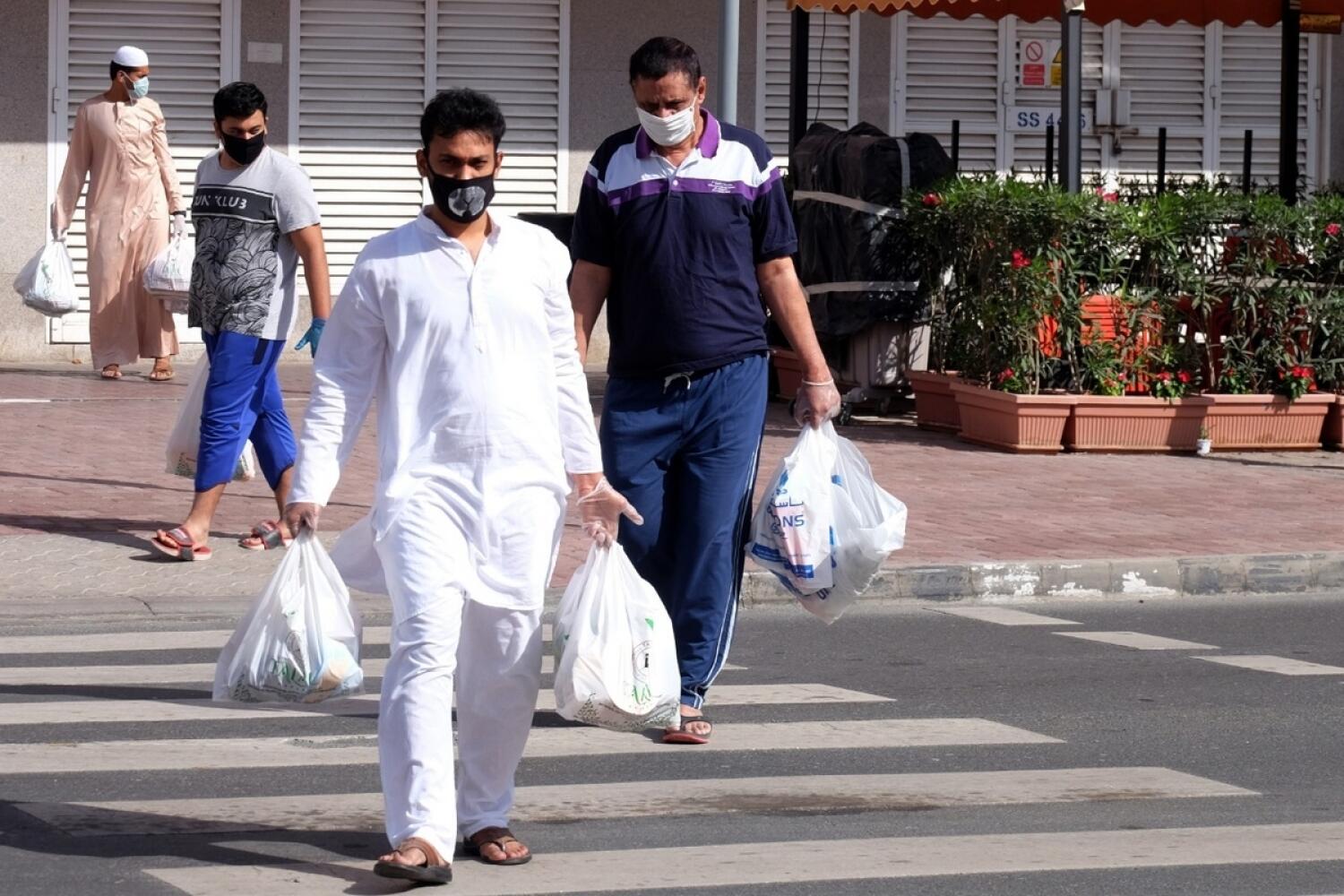 UAE: விதிமுறைகளை மீறும் குடியிருப்பாளர்களால் மீண்டும் பரவும் கொரோனா.. 3000 திர்ஹம்ஸ் அபராதம்..!!