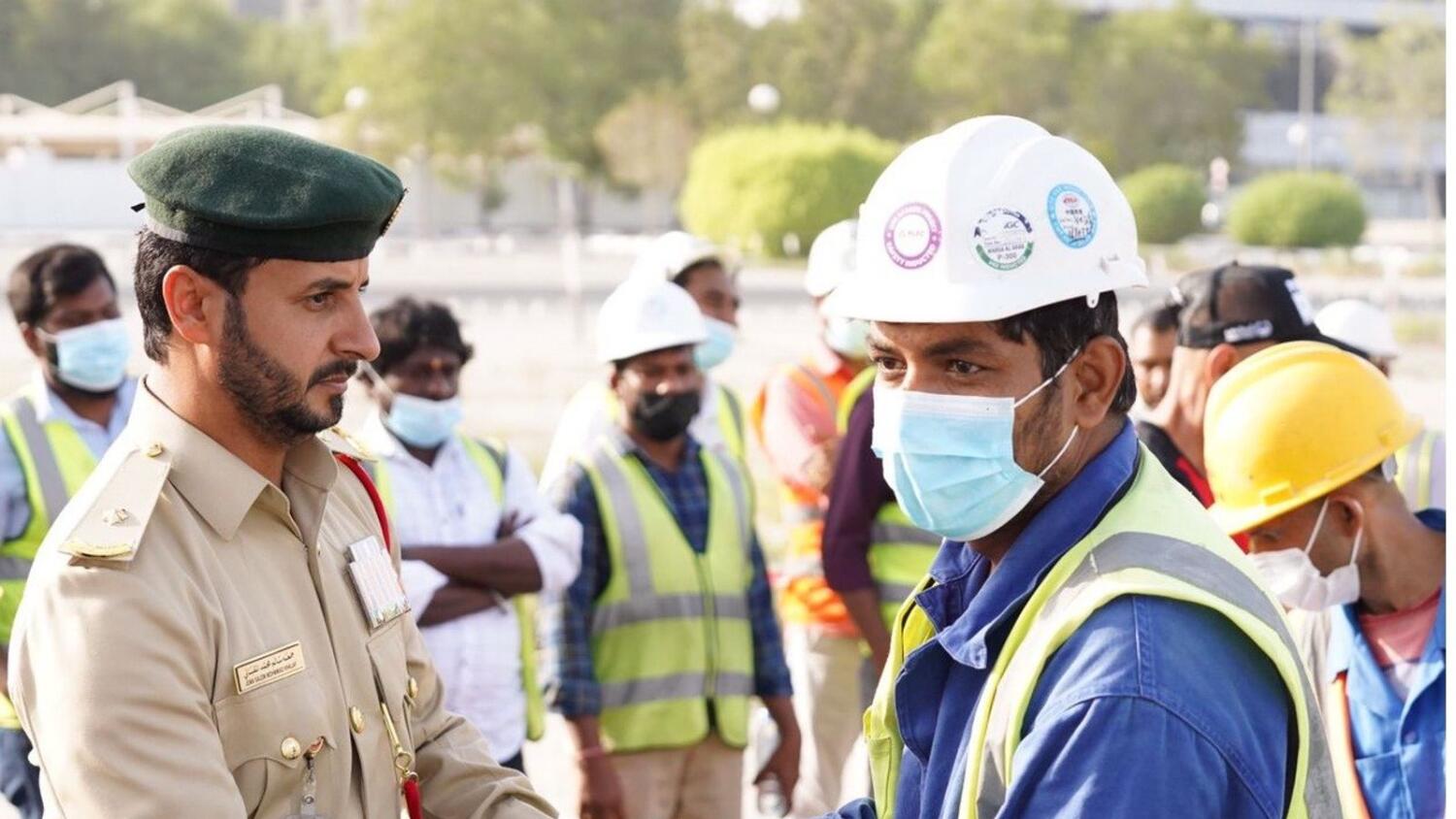 துபாயில் தொழிலாளர்களுக்கு சிறப்பு விளையாட்டு போட்டிகளை நடத்திய காவல்துறை..!
