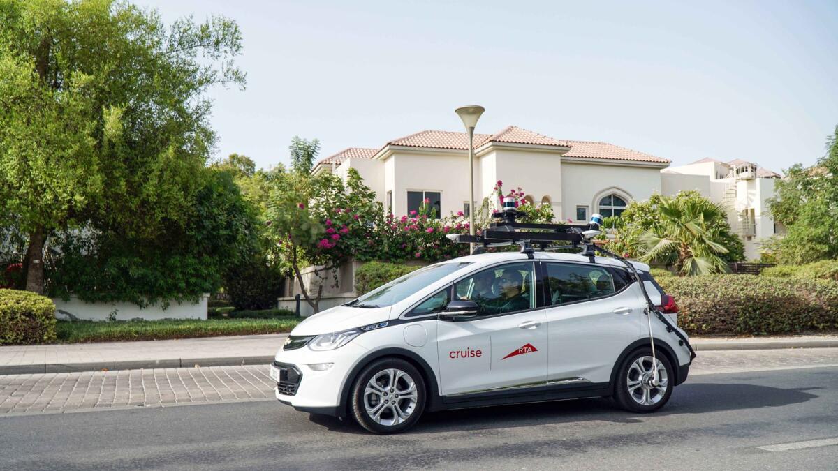 UAE: உலக நாடுகளை வாய் பிளக்க வைக்கும் துபாய்.. ஓட்டுநர் இல்லாத வாகனங்களில் மேப்பிங் வசதிகள்.. அடுத்தாண்டு அறிமுகப்படுத்த முடிவு..!