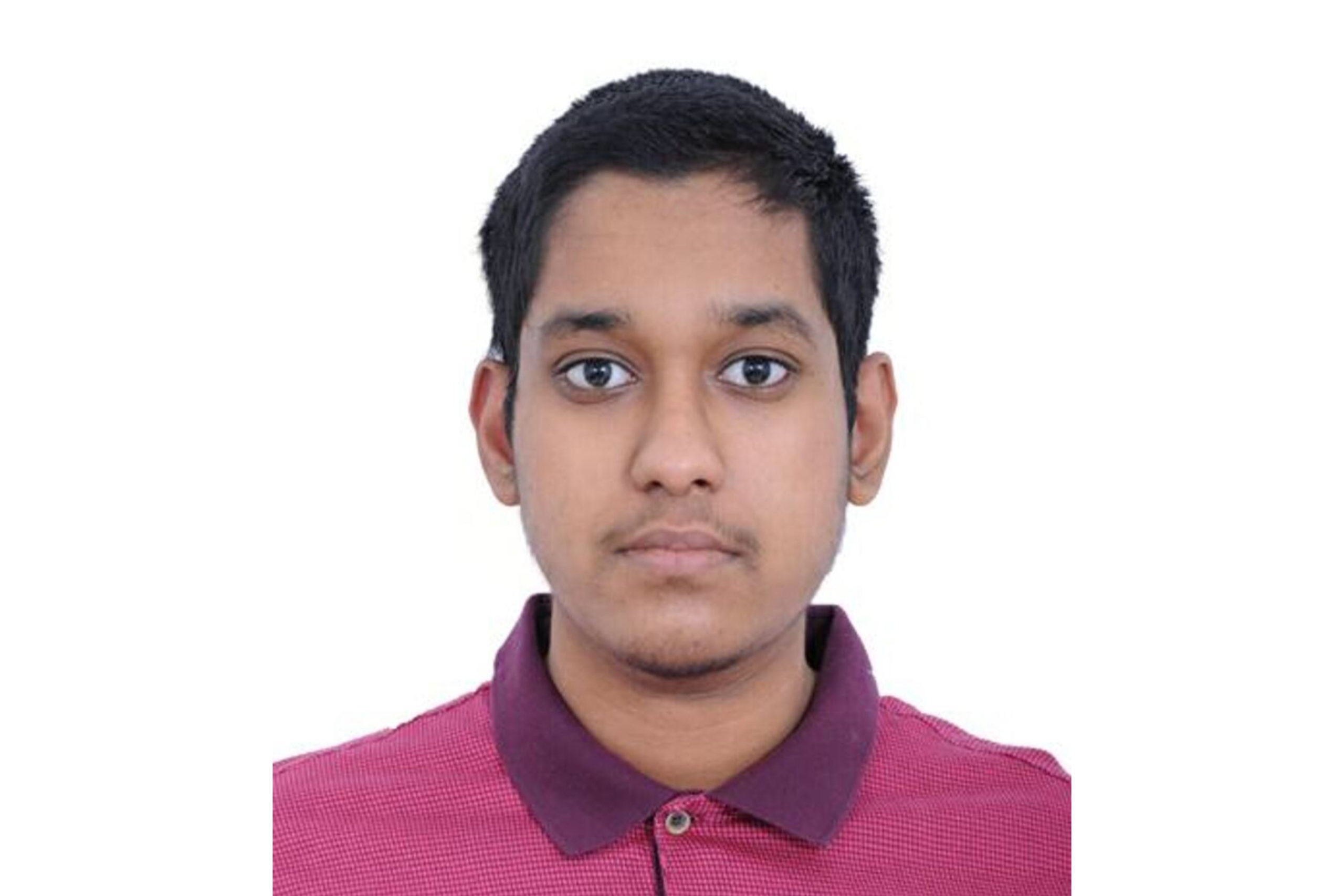UAE: JEE தேர்வில் முதலிடம் பிடித்த துபாய் NRI மாணவர்..!