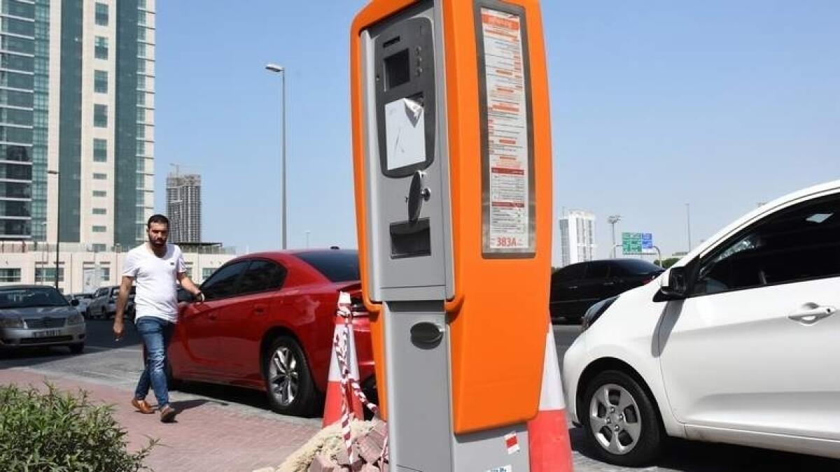 UAE: வானக ஓட்டிகளுக்கு குட் நியூஸ்.. துபாயில் இன்று இலவச பார்க்கிங் வசதி..!