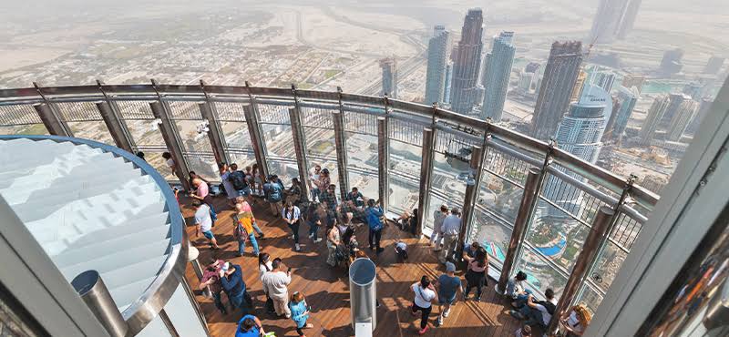 UAE: துபாய் புர்ஜ் கலிஃபாவின் உச்சிக்கு சென்று நகரத்தின் அழகை ரசிக்க குடியிருப்பளர்களுக்கு அதிரடி சலுகை..!