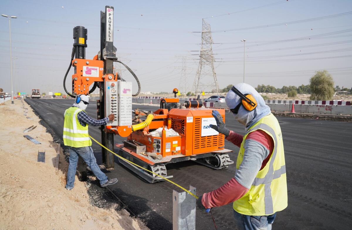 UAE: துபாயில் போக்குவரத்தை எளிதாக்க புதிய பாலம்.. இந்தாண்டு இறுதியில் திறக்கப்படுவதாக RTA அறிவிப்பு..!
