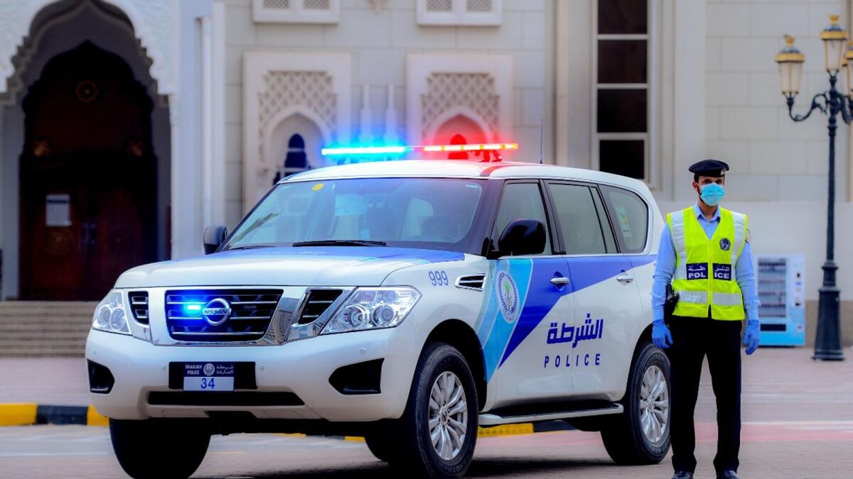 UAE: தொலைந்துபோன பொருட்களை உரியவர்களின் வீட்டுவாசலில் ஒப்படைக்கும் ஷார்ஜா காவல்துறை..!