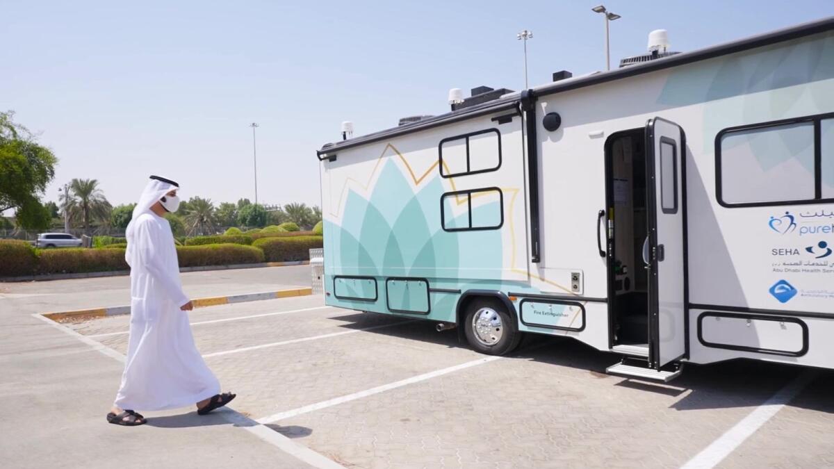 UAE: இனி மருத்துவமனைக்கு அலைய வேண்டியதில்லை.. வீட்டு வாசலைத் தேடி வரும் மொபைல் கிளினிக்… புதிய சேவையை பெறுவது எப்படி..??