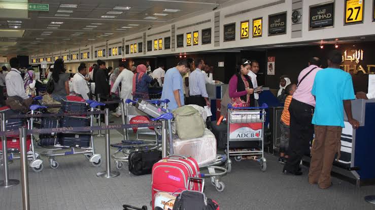 UAE: இனி லக்கேஜை பற்றிய கவலையில்லை..!! அபுதாபியில் 3 வருடங்களுக்குப் பின் மீண்டும் துவங்கப்பட்டுள்ள சிட்டி செக்-இன் சேவை..!!