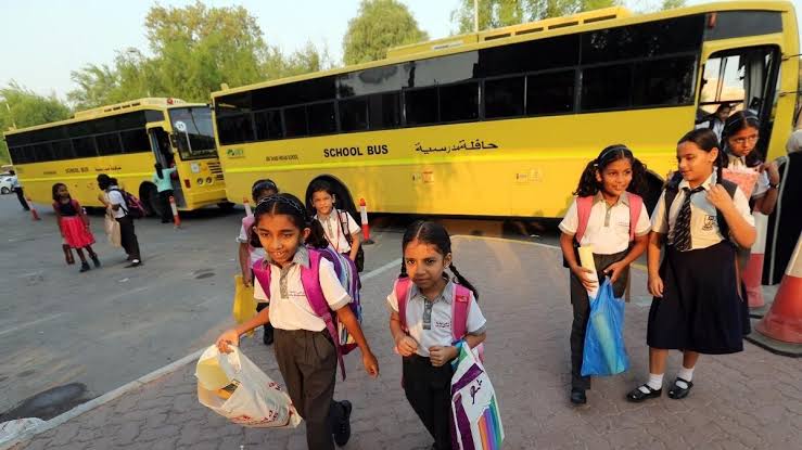 UAE: தீபாவளியை முன்னிட்டு பல பள்ளிகளில் நான்கு நாட்கள் தொடர் விடுமுறை..!! மாணவர்கள் உற்சாகம்..!!