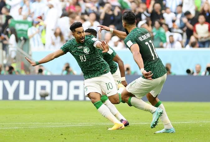 FIFA 2022: அர்ஜென்டினாவை வீழ்த்திய சவூதி அரேபியா.. நாடு முழுவதும் நாளை பொது விடுமுறை.. சவூதி அரசு அதிரடி அறிவிப்பு..!!