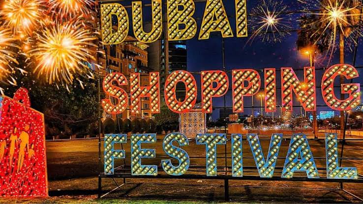 UAE: பொருட்களுக்கு தள்ளுபடி, வான வேடிக்கை, லைட் ஷோ, ட்ரோன் ஷோ.. களைகட்டும் துபாய் ஷாப்பிங் ஃபெஸ்டிவல்..!!