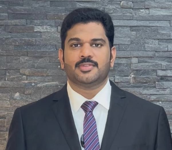 அமீரகத்தில் சிறந்த மருத்துவருக்கான விருதை வென்ற தமிழ் மருத்துவர்.. 10 ஆண்டுகளாக பணியாற்றியவருக்கு கிடைத்த அங்கீகாரம்..!!