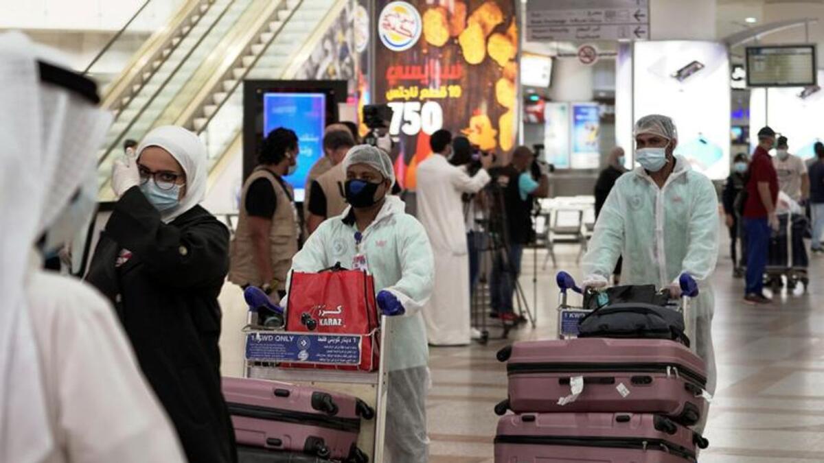 இனி வெளிநாட்டவர்கள் தங்களின் அபராதம் செலுத்தாமல் சொந்த ஊருக்கு செல்ல முடியாது … புது நடைமுறையை அமல்படுத்திய குவைத் அரசு!