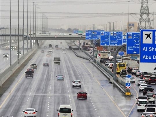 UAE: கனமழை காரணமாக அமீரகத்தில் பல இடங்கள் இன்று முதல் மூடல்.. அனைத்து இடங்களின் பட்டியல் இதோ..!!