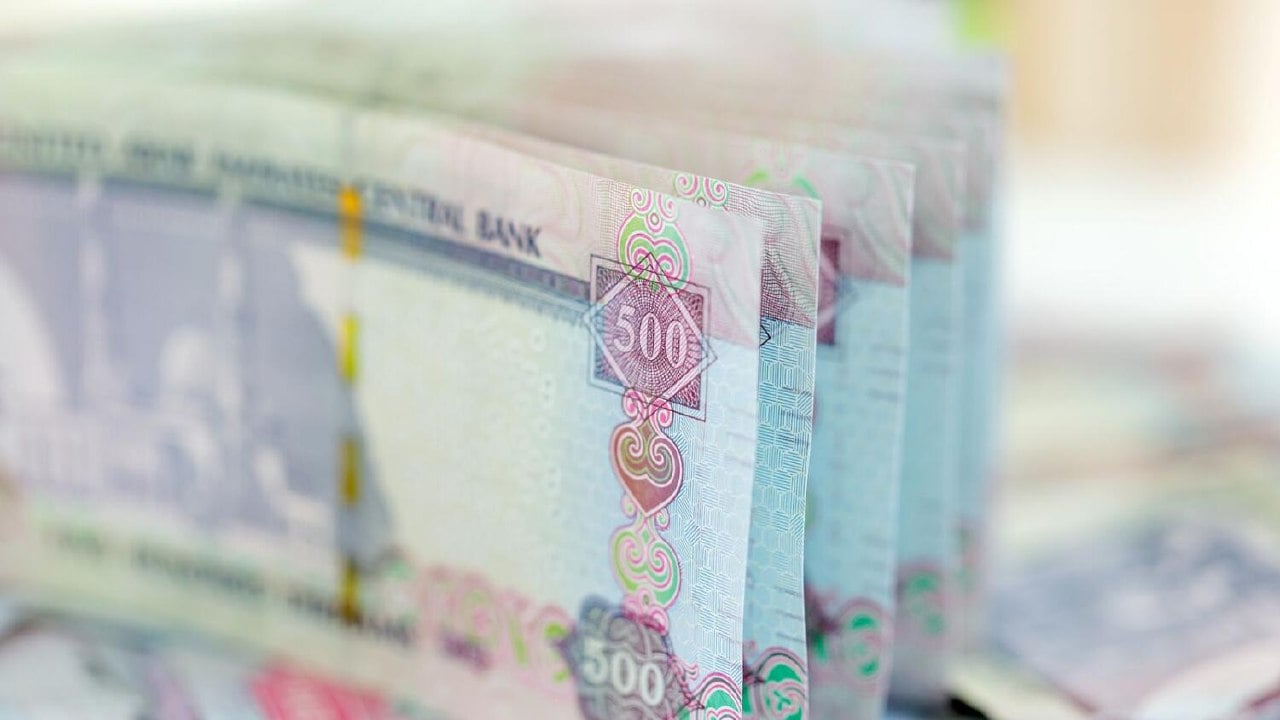 UAE: எமிராட்டிசேஷன் விதிகளை மீறிய 1300 க்கும் மேற்பட்ட தனியார் நிறுவனங்கள்!! 100,000 திர்ஹம்ஸ் வரை அபராதம் விதிக்கப்பட்டதாக MOHRE அறிவிப்பு..