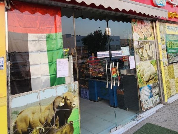 அபுதாபியில் உயிருள்ள கோழிகளை விற்பனை செய்த சூப்பர் மார்க்கெட் மூடல்..!! ADAFSA அதிரடி நடவடிக்கை..!!