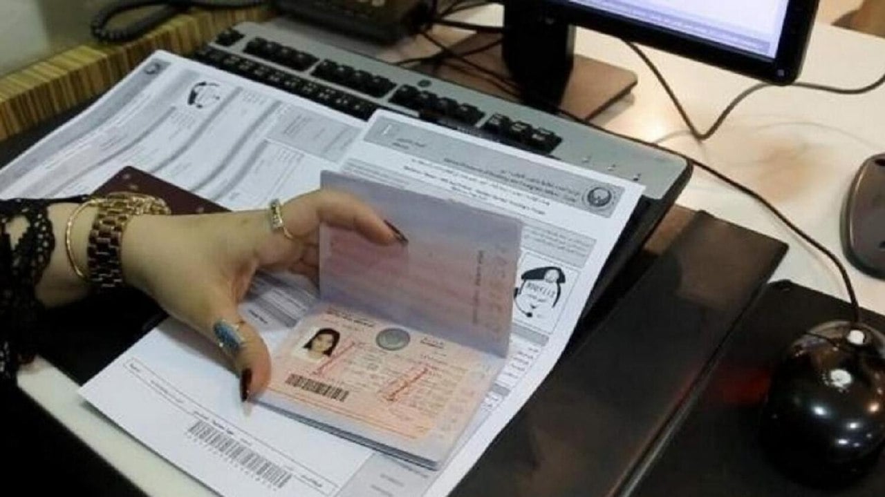 UAE: வேலையை மாற்றும்போது ஊழியர்கள் ‘விசா ஹோல்ட்’ செய்ய முடியுமா??