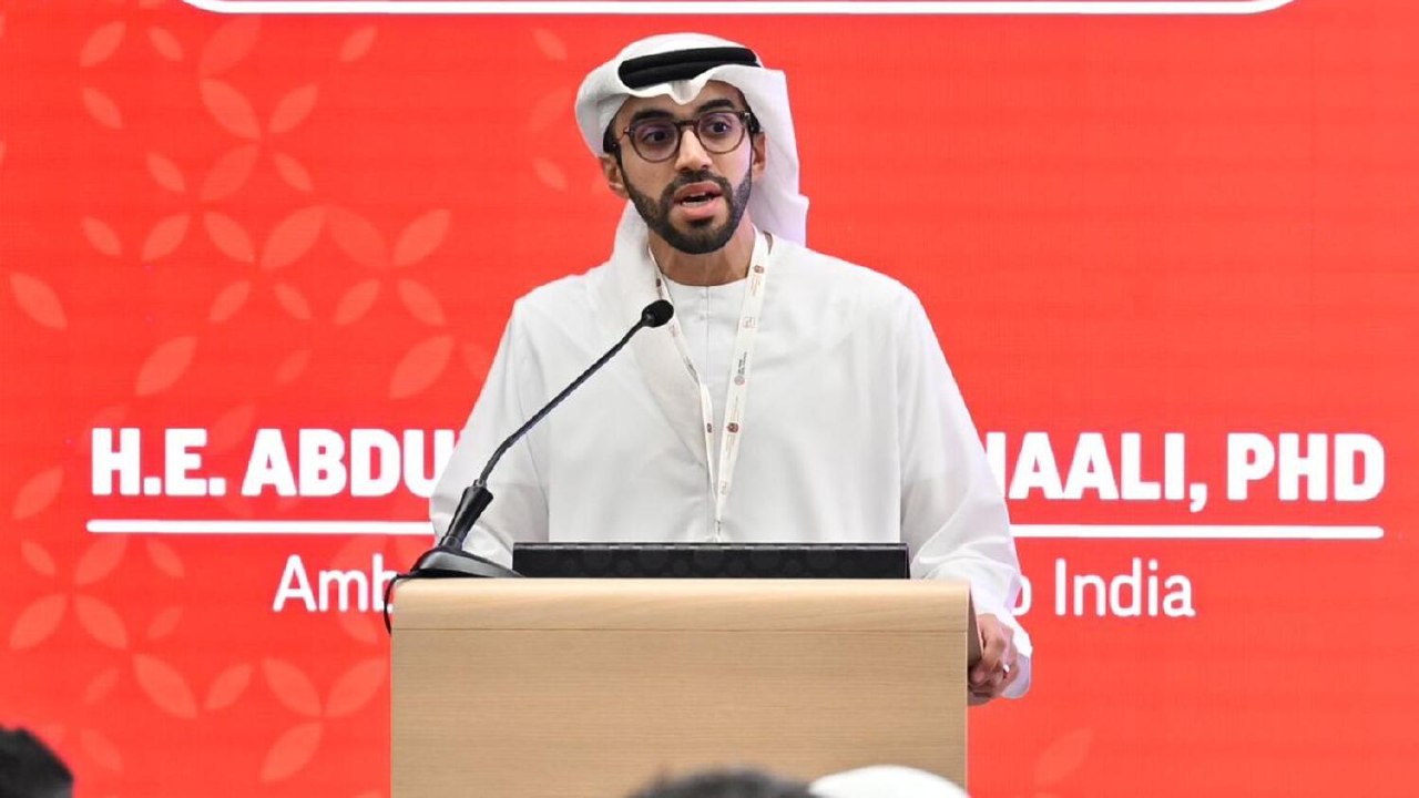 UAE-இந்தியா இடையே உயரும் டிக்கெட் கட்டணம்.. விமான சேவையை அதிகரிப்பதே ஒரே தீர்வு.. உயர் அதிகாரி தகவல்..