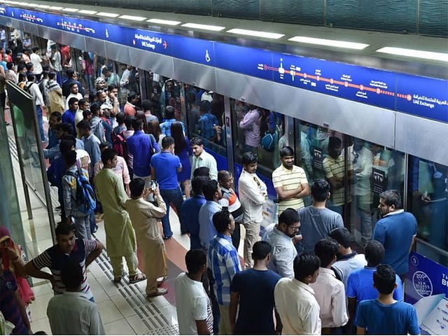 துபாய் ரெட் லைனில் புதிய வழித்தடம் அறிமுகம்.. கூட்ட நெரிசலைக் குறைக்க உதவும் என RTA தகவல்!!