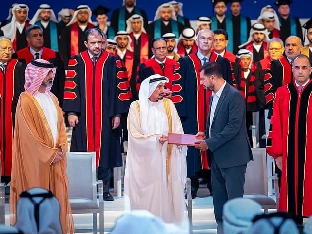 UAE: பட்டமளிப்பு விழாவுக்கு 4 நாள் முன்னதாக உயிரிழந்த மாணவர்.. கல்விக் கட்டணத்தை முழுமையாக திருப்பி கொடுக்க உத்தரவிட்ட ஆட்சியாளர்!!