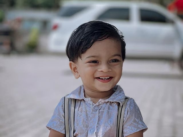 ஷார்ஜாவில் கார் மோதியதில் உயிரிழந்த 2 வயது குழந்தை: கண்ணிமைக்கும் நொடியில் நடந்த விபத்து!!