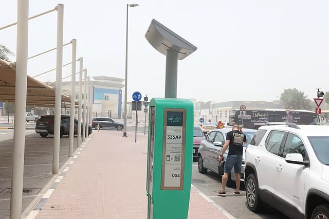 துபாய் மரிடைம் சிட்டியில் கட்டண பார்க்கிங்கை அறிமுகப்படுத்தும் பார்க்கின் நிறுவனம்.!!