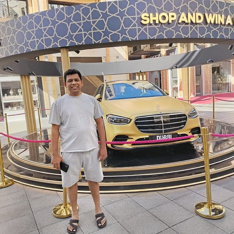துபாயில் தங்க மெர்சிடிஸ் காரை வென்ற இலங்கை நபர்.. தங்கம் வாங்க சென்ற இடத்தில் அடித்த அதிர்ஷ்டம்!!