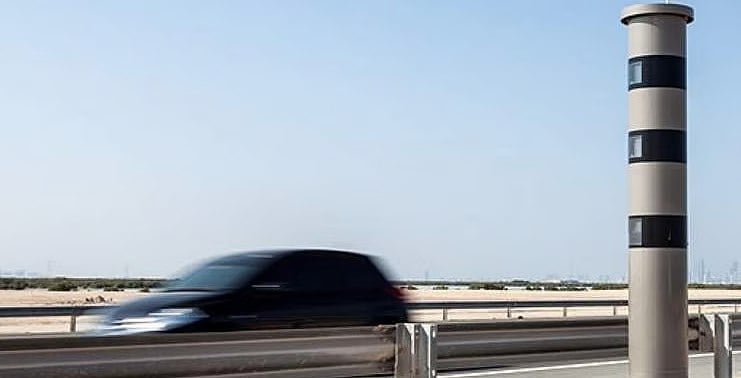 ஸ்மார்ட் கேமராக்கள் முழு பயன்பாட்டிற்கு வந்தால் போக்குவரத்து அபராதம் இரட்டிப்பாகும்.. துபாய் காவல்துறை அறிவிப்பு!!!