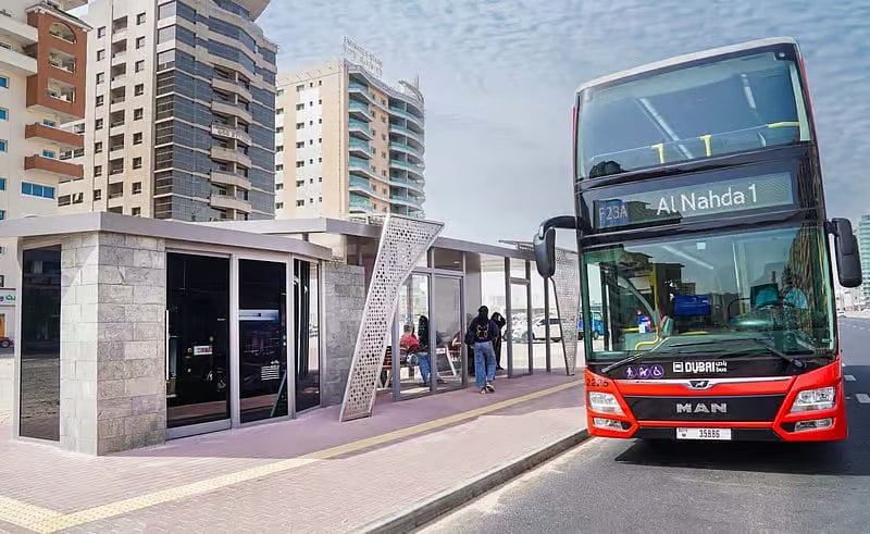 துபாய்: தினசரி பயணங்களை மேம்படுத்த 726 ஸ்மார்ட் பேருந்து நிறுத்தங்களை நிறுவியுள்ள RTA!!