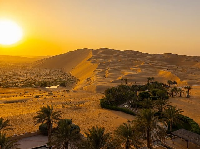 அமீரகத்தில் கோடைக்கு முன்பே வெப்பம் அதிகரிப்பு: சில பகுதிகளில் வெப்பநிலை 40°C-ஐ தாண்டி பதிவானதாக தகவல்!!