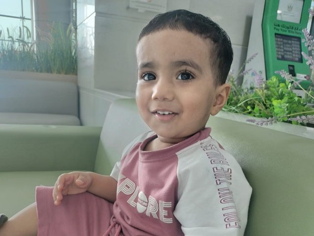 ஷார்ஜாவில் கட்டிடத்தில் இருந்து விழுந்து இரண்டு வயது குழந்தை உயிரிழந்த சோகம்!! சிசிடிவி காட்சிகளில் சிக்கிய ஆதாரம்!!